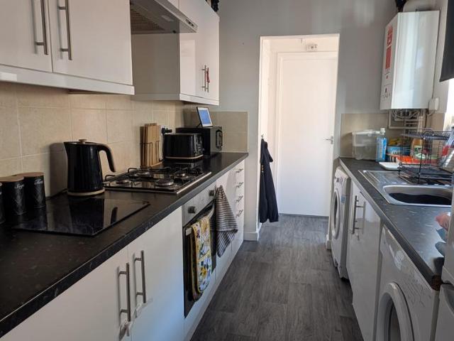 Holmfield Road, Coventry CV2 2 bed terraced house to rent £1,000 pcm £231 pw