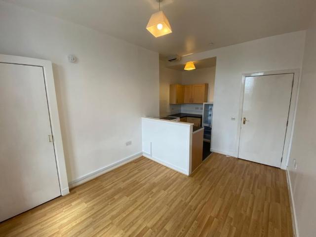 Holmlea Road, Battlefield | £795 Monthly