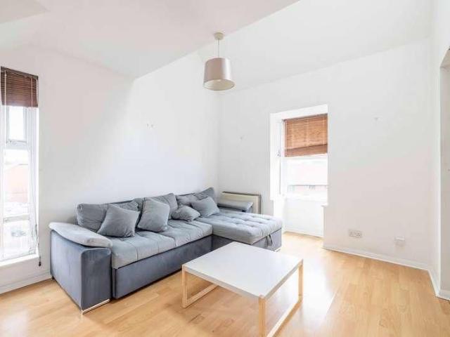 Holmlea Road, Datchet, SL3