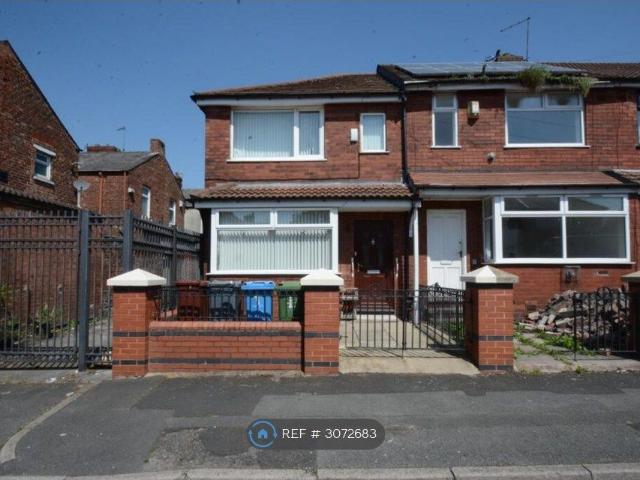 Holmpark Road, Manchester M11, 2 bed semi detached house to rent, £1,400 pcm | PrimeLocation