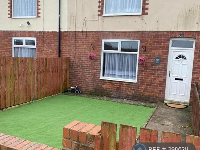 Holmwood Avenue. 3 bed terraced house to rent £699 pcm £161 pw