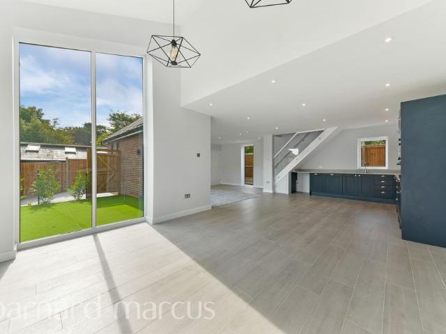 Holmwood Close, Cheam