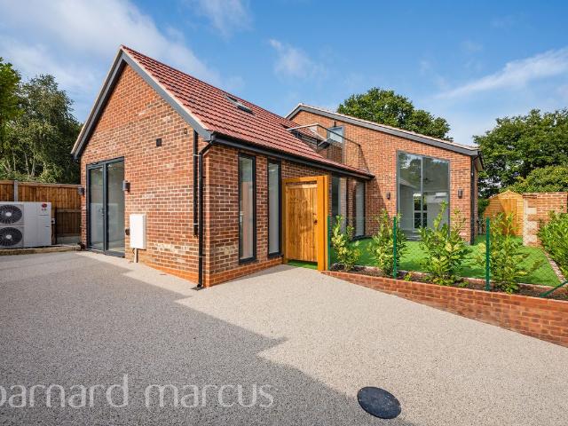 Holmwood Close, Cheam SM2, 4 bed detached house to rent, £3,750 pcm | PrimeLocation