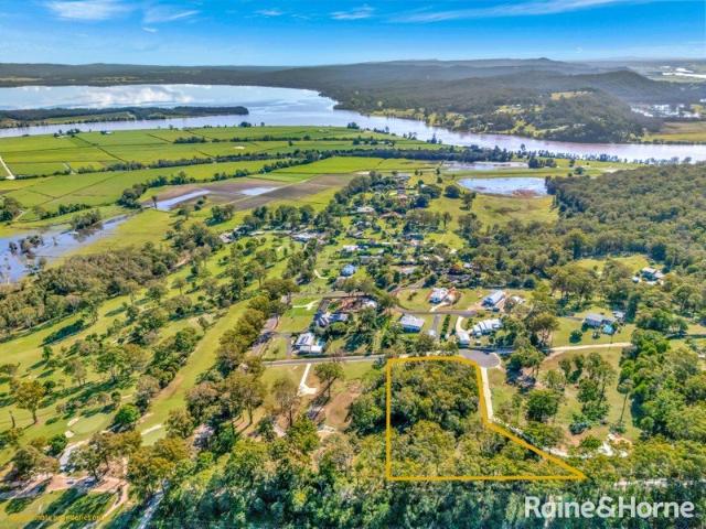 Build Your Dream Lifestyle Opposite Maclean Golf Course