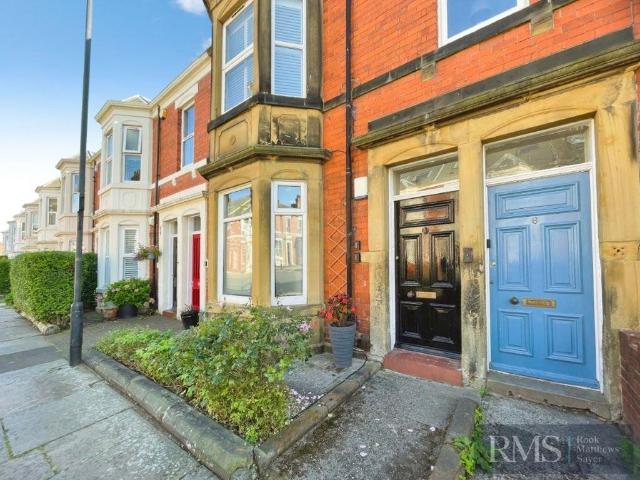 Holmwood Grove, Newcastle Upon Tyne NE2 2 bed apartment to rent £1,300 pcm £300 pw