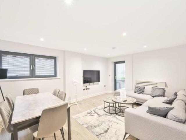 Holocene Court, The Hyde, Colindale NW9, 3 bed flat to rent, £2,850 pcm | PrimeLocation