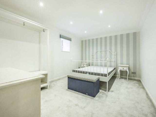 Hopton Road, Streatham, London SW16, 1 bed flat to rent, £1,800 pcm | PrimeLocation