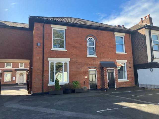 Hopwood Lock Court, 57 58 New Road. 1 bed apartment to rent £625 pcm £144 pw