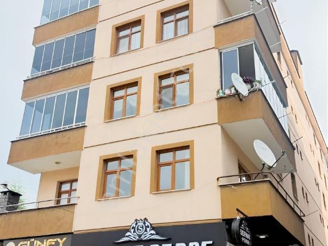 Hopa Emlak'tan Arhavi Merkezde Satılık 4+1 Daire