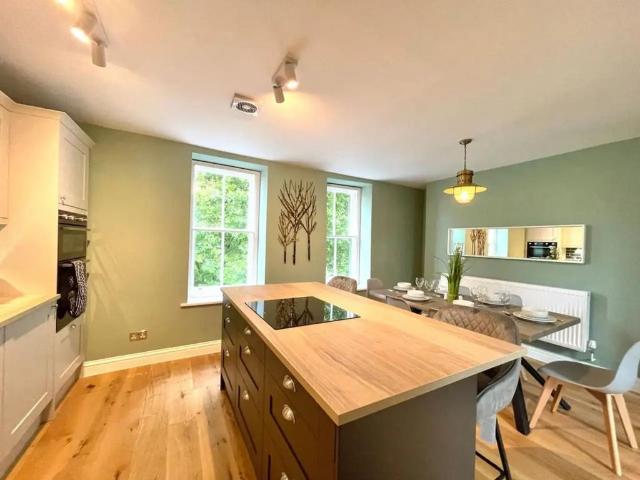 Hope Chapel Hill, Bristol BS8 2 bed apartment to rent £1,800 pcm £415 pw