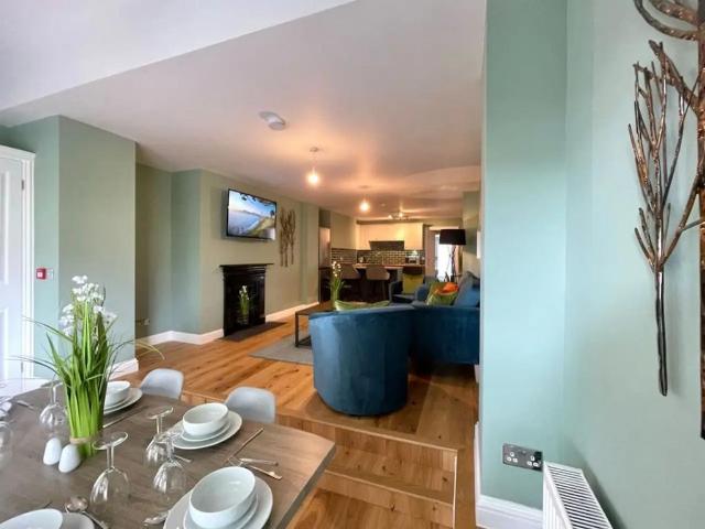 Hope Chapel Hill, Bristol BS8 2 bed apartment to rent £1,800 pcm £415 pw