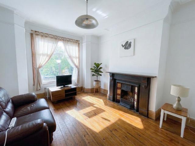 Hope Drive 5 Bed Bills Inc, The. 5 bed house to rent £1,955 pcm £451 pw