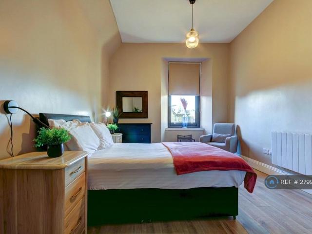 Hope Street, Ayr, KA7 1 bed in a flat share to rent £675 pcm £156 pw