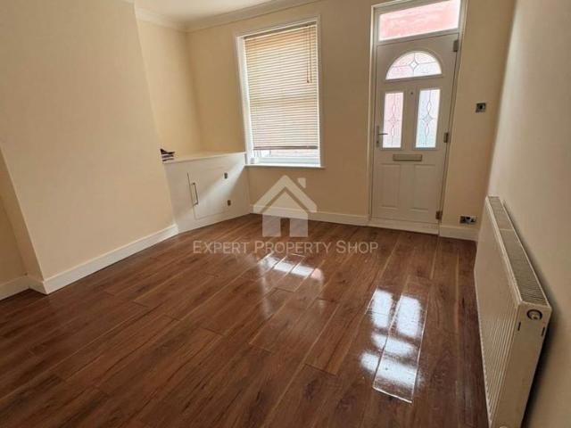Hope Street.Chesterfield, Derbyshire 2 bed house to rent £795 pcm £183 pw