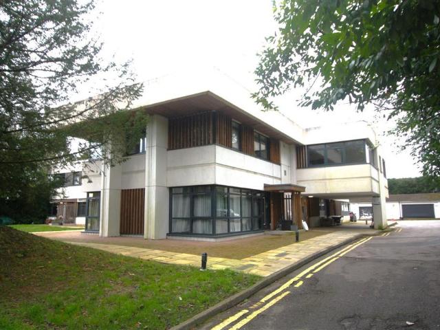 Hopewood Park, Deepdene Avenue, Dorking 1 bed apartment to rent £1,250 pcm £288 pw