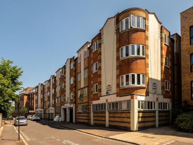 HOPEWELL YARD, Camberwell, London, SE5 2 bed flat to rent £2,150 pcm £496 pw