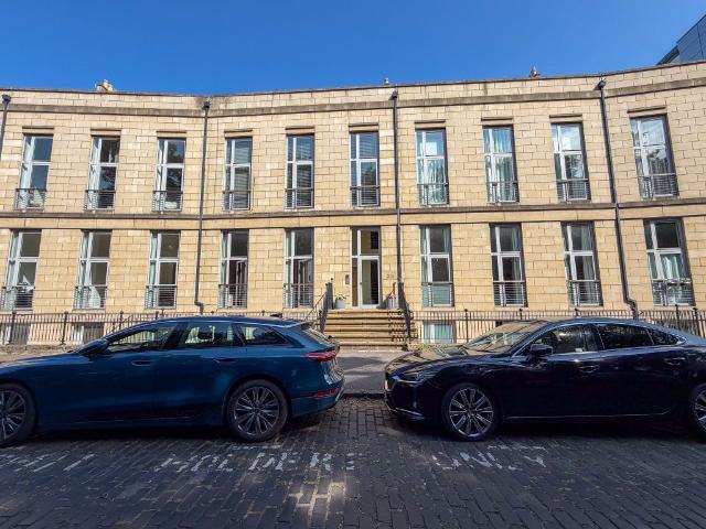 Hopetoun Crescent, Bellevue, Edinburgh EH7, 3 bed flat to rent, £1,745 pcm | PrimeLocation