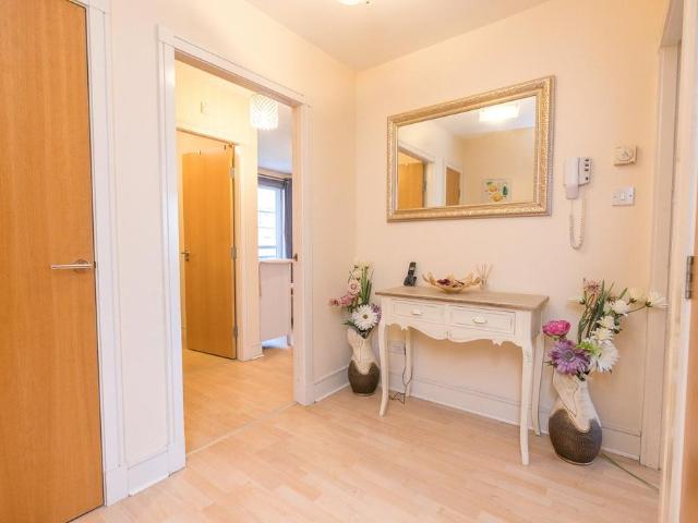 Hopetoun Street, Edinburgh, EH7 2 bed flat to rent £1,480 pcm £342 pw