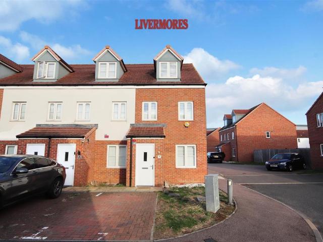 Hopkins Close, Dartford 3 bed end of terrace house to rent £2,100 pcm £485 pw