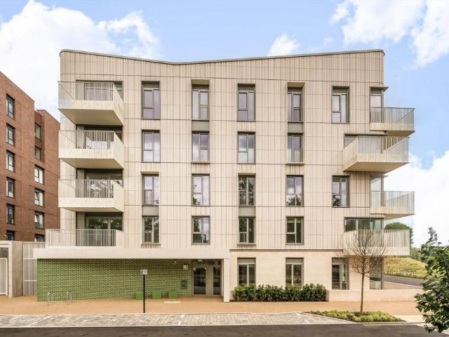 Hopkins Row, LONDON E20 2 bed flat to rent £2,950 pcm £681 pw