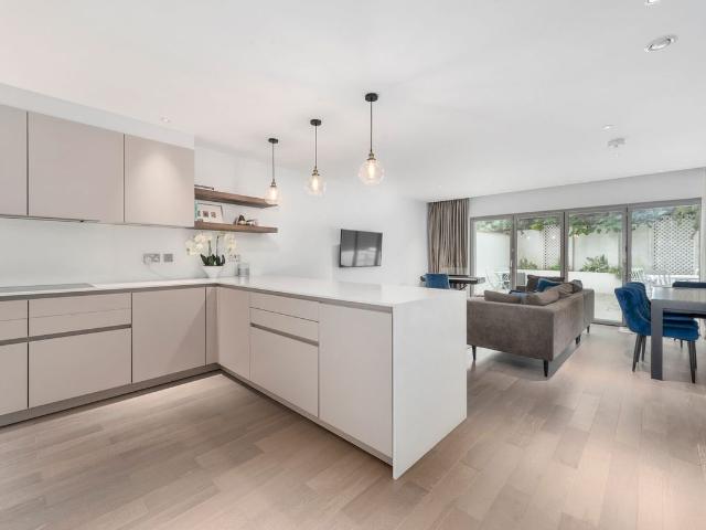 Horticultural Place, Turnham Green, Chiswick W4, 4 bed terraced house to rent, £8,750 pcm | PrimeLocation
