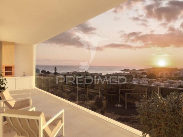 Horus Residence Apartamento T3, Rés do chão com 274m2 de área bruta, Portimão