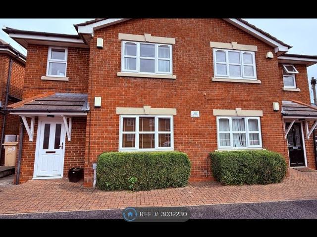 Horwich, Bolton BL6, 2 bed flat to rent, £850 pcm | PrimeLocation