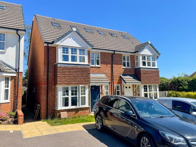 Horwich Close, Crowborough TN6, 4 bed property to rent, £1,900 pcm | PrimeLocation