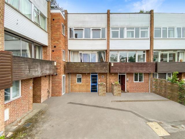 Horwood Close, Headington, Oxford OX3, 6 bed shared accommodation to rent, £4,675 pcm | PrimeLocation