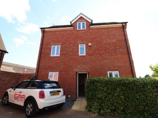 Horace Close, Shortstown, Bedford 1 bed in a house share to rent £675 pcm £156 pw