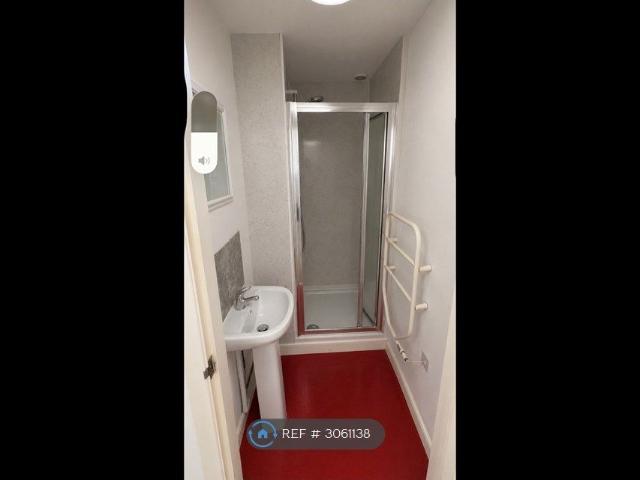 Horfield, Bristol BS7, 6 bed flat to rent, £3,600 pcm | PrimeLocation