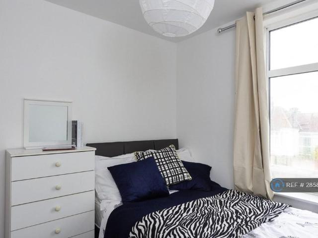 Horfield, Horfield, Bristol, BS7 1 bed in a house share to rent £685 pcm £158 pw