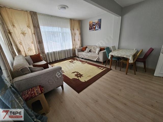 Horhor Caddesi Üzerinde Kiralık Eşyalı Büyük 2+1