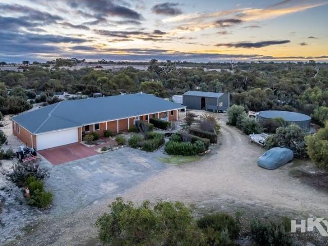 Horizon Views, Native Beauty & The Lifestyle You've Been Dreaming Of