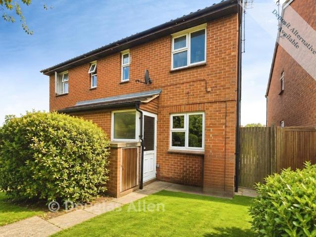 Horkesley Way, Wickford, SS12 1 bed semi detached house to rent £1,250 pcm £288 pw