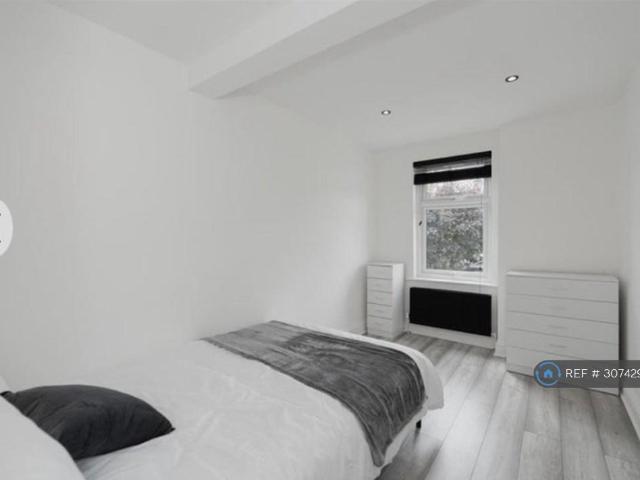 Horley Road, Redhill, RH1 1 bed in a house share to rent £750 pcm £173 pw
