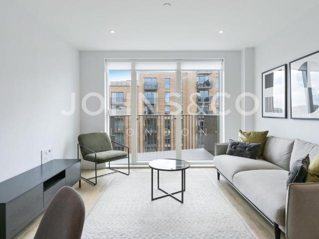 Horlicks Quarter, Slough, Berkshire SL1, 2 bed flat to rent, £1,700 pcm | PrimeLocation