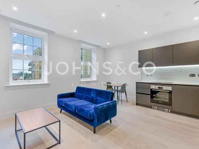 Horlicks Quarter, Slough, London SL1, 1 bed flat to rent, £1,350 pcm | PrimeLocation