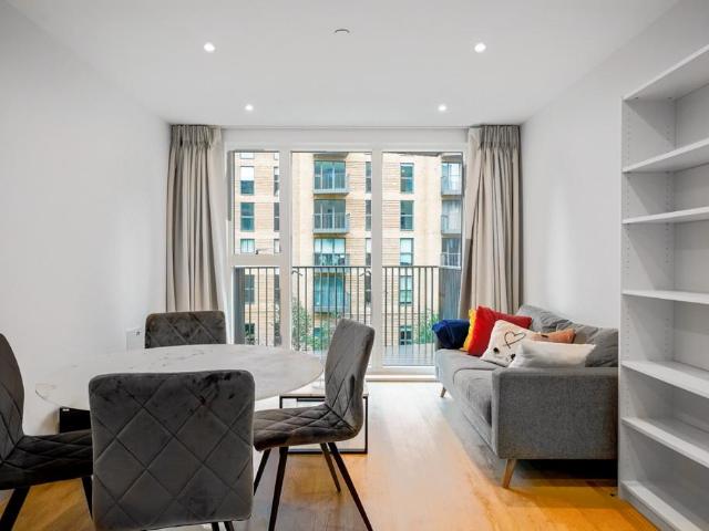 Horlicks Quarter, Slough, SL1 1 bed apartment to rent £1,450 pcm £335 pw
