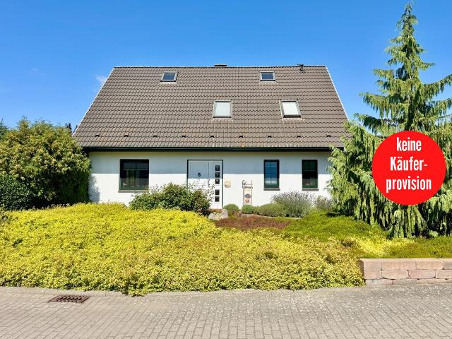 HORN IMMOBILIEN + 7 km bis Neubrandenburg sehr schönes Einfamilienhaus + viele Extras in Podewall