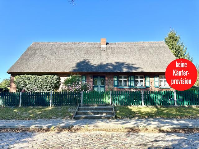HORN IMMOBILIEN + RESERVIERT! charmantes Reetdachhaus mit Nebengebäude und schönem Grundstück