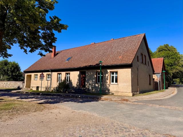 HORN IMMOBILIEN + RESERVIERT+großes Haus bei Carmzow bei Prenzlau, sehr ruhige Lage