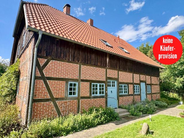 HORN IMMOBILIEN + großes stilvolles Fachwerkhaus in Rumpshagen bei Penzlin mit vielen Extras!