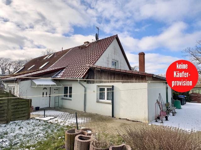 HORN IMMOBILIEN + Doppelhaushälfte bei Neubrandenburg in Blankenhof