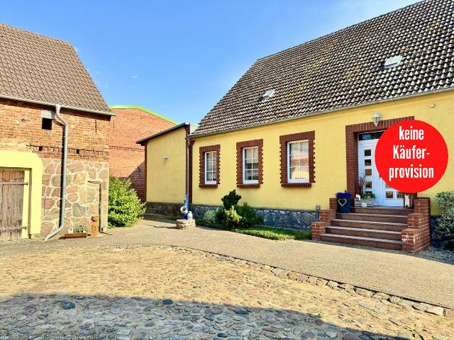 HORN IMMOBILIEN+ Doppelhaushälfte mit großem Nebengebäude und vielseitigen Nutzungsmöglichkeiten