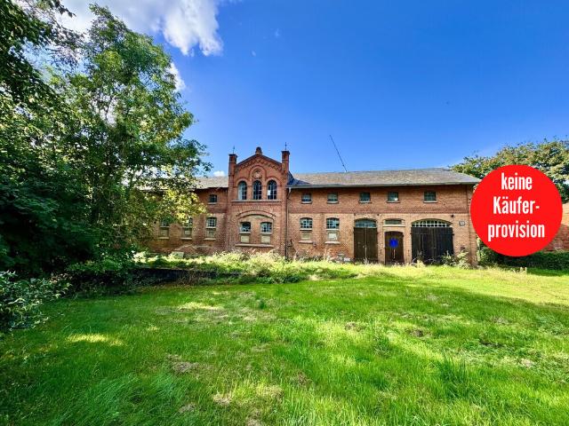 HORN IMMOBILIEN Denkmalgeschütztes Wohnhaus mit historischem Pferdestall, Breesen bei Neubrandenburg