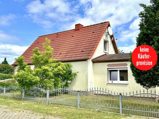 HORN IMMOBILIEN + Einfamilienhaus in Lebehn – Wohnen in Seenähe mit großem Grundstück