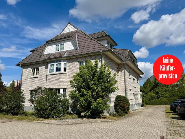 HORN IMMOBILIEN+ Neubrandenburg, helle 3 Raum ETW mit Balkon, Stellplatz und EBK vermietet