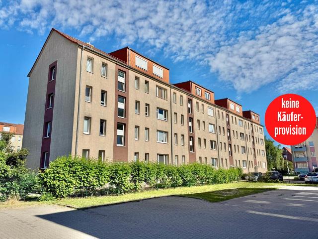 HORN IMMOBILIEN+ Neubrandenburg, renovierte 3 Raum Eigentumswohnung mit Balkon bezugsfrei