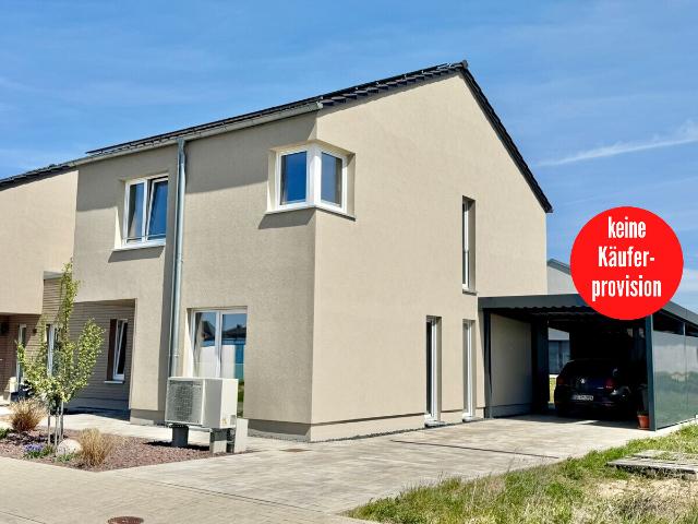 HORN IMMOBILIEN + Neuwertiges Einfamilienhaus in Neubrandenburg Obodritenstraße, EBK + Carport